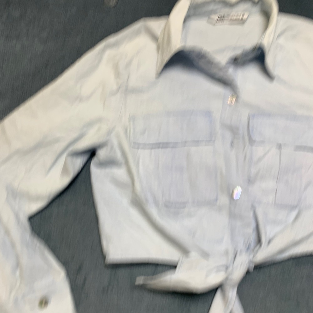 Zara Cropped Shirt Womens Small Light Blue Tie Front Utility Pockets Minimalist - Picture 3 of 16